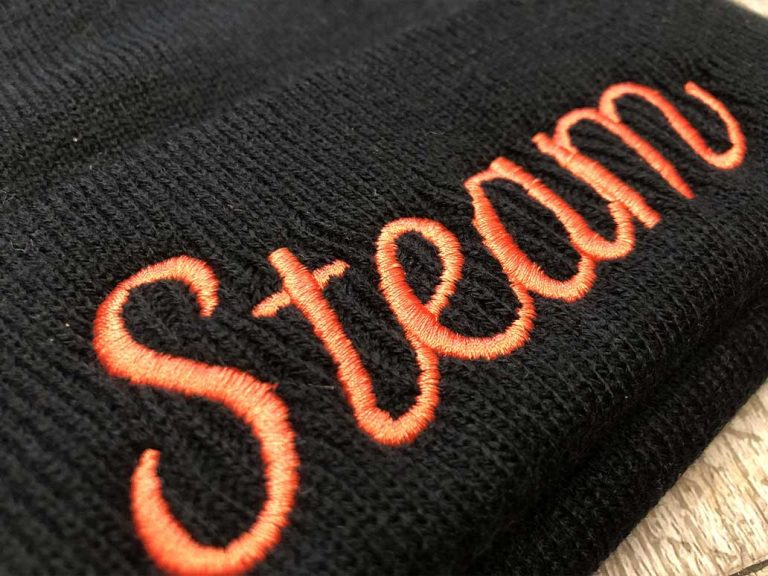 Berretta ricamata da noi
