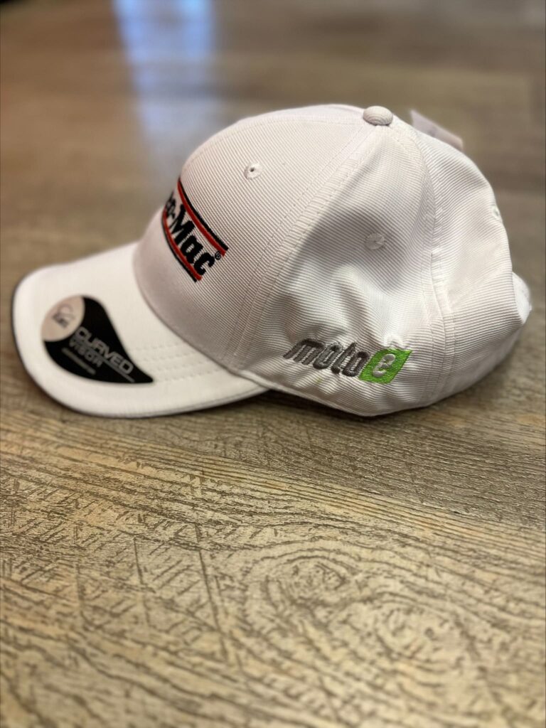 Cappellino ricamato da noi