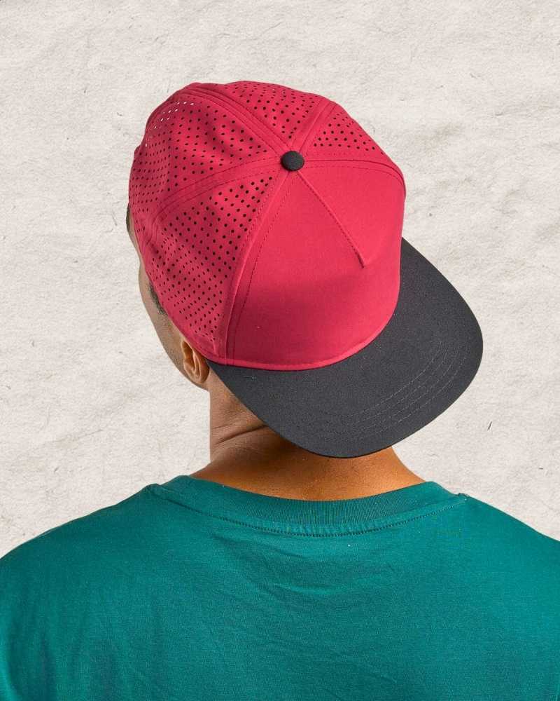 Cappello Snapback Traforato Ricamato