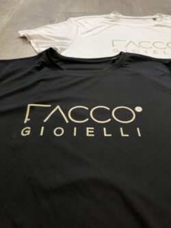 crea t-shirt tecniche con scritta