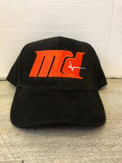 cappelli con logo ricamato