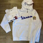 felpa personalizzata organica con cappuccio e zip da uomo con maglietta abbinata