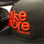 cappello visiera piatta personalizzato dettaglio ricamo cappello visiera piatta personalizzato dettaglio ricamo
