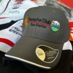 cappello personalizzabile bicolore ricamo nero