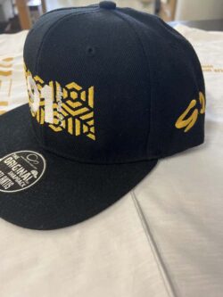 cappello ricamato