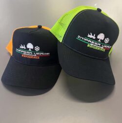 cappello ricamato