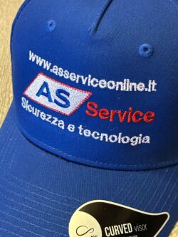 cappello ricamato